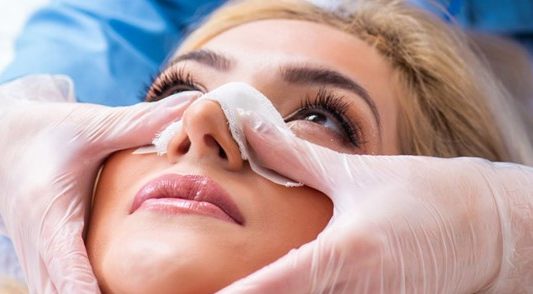 بررسی بهترین سن برای عمل بینی