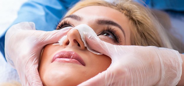 بررسی بهترین سن برای عمل بینی