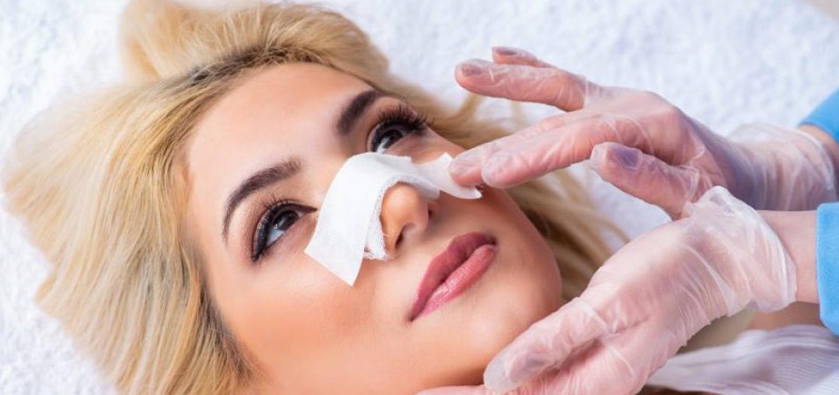 چند روز بعد از عمل بینی میتوان به پهلو خوابید